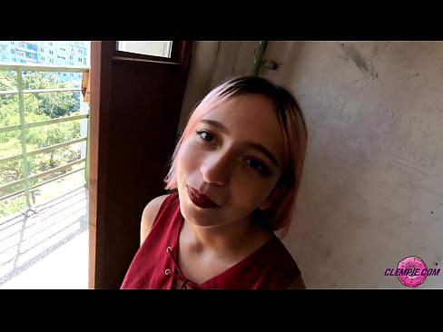 ❤️ 學生性感在內陸吸了一個陌生人 - 射在他臉上 性愛視頻 在我們 ❌❤